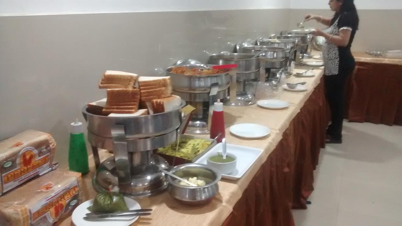Hotel Delux Inn Agra  Εξωτερικό φωτογραφία
